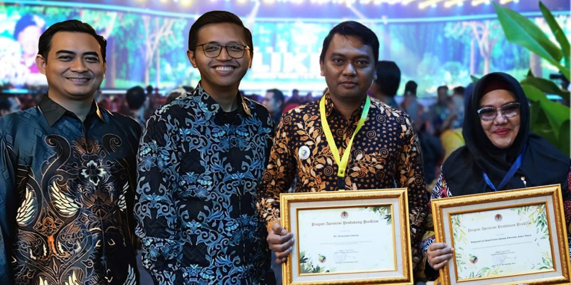 Petrokimia Gresik Perdana Mendapatkan Penghargaan Sebagai Perusahaan Yang Mendukung Proklim Dari Klhk