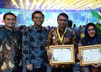 Petrokimia Gresik Perdana Mendapatkan Penghargaan Sebagai Perusahaan Yang Mendukung Proklim Dari Klhk