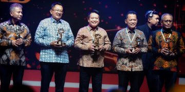 Konsisten Perkuat Literasi dan Inklusi Keuangan Syariah, BSI Terima Penghargaan dari OJK