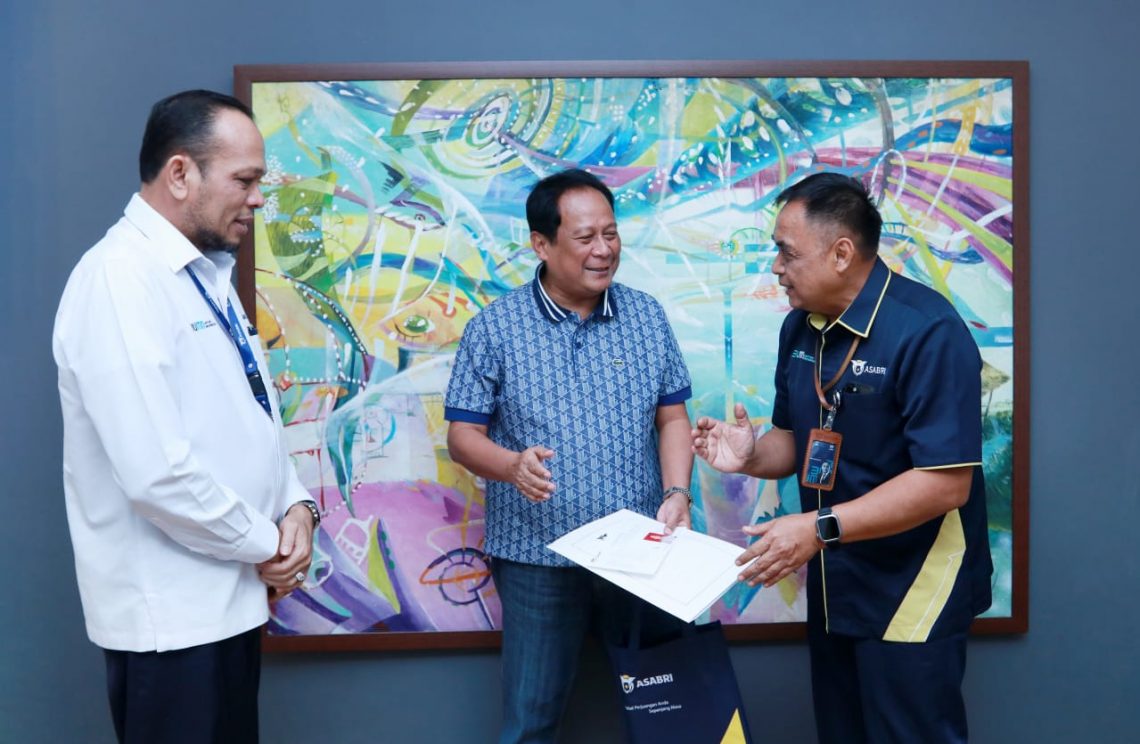 Layanan ASABRI untuk Indonesia: ASABRI Serahkan Manfaat Tabungan Hari Tua (THT) dan Jaminan Pensiun Pertama Kepada Kepala Badan Intelijen dan Keamanan Polri Komjen. Pol. (Purn). Drs. Suntana, M.Si. 