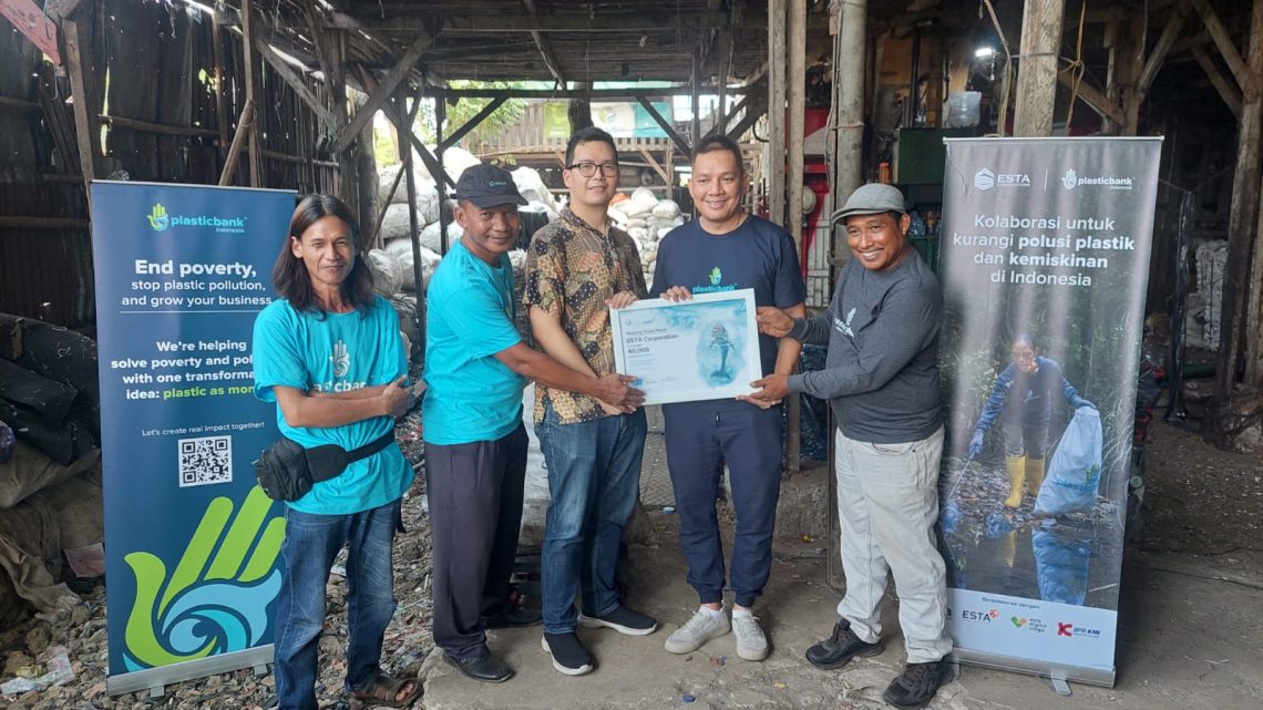 ESTA Corporations menyaksikan dampak bisnis keberlanjutan dalam kunjungan ke komunitas Plastic Bank
