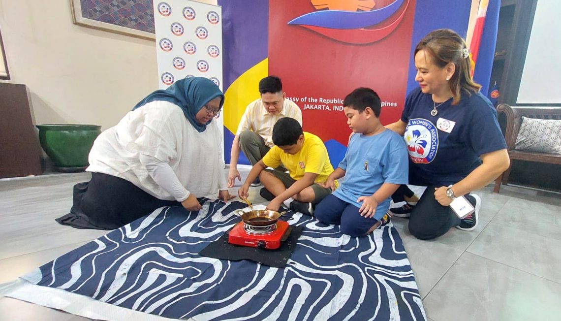 Batik Making 75 Tahun Filipina Indonesia Relations