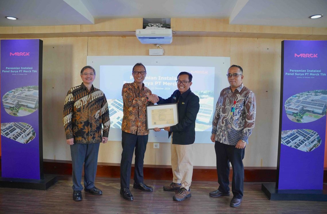 Tegaskan Komitmen Keberlanjutan untuk Transisi ke Energi Terbarukan, Merck Pasang Panel Surya di Pabrik