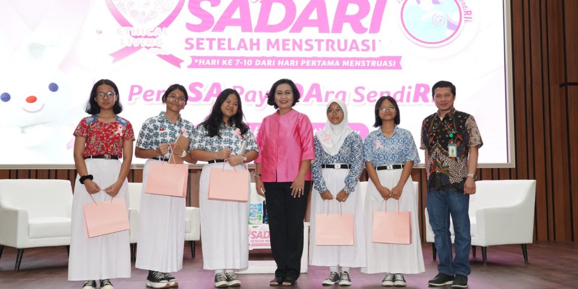 Pertama dari Charm & CharmNap! Bersama YKPI Mengadakan Edukasi SADARI (Periksa Payudara Sendiri) Kepada Lebih dari 400 Siswi SMP & SMA di Jakarta