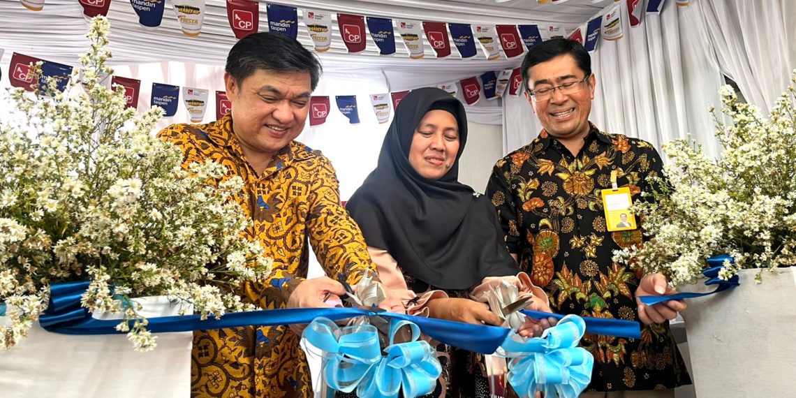 Bank Mantap Dan Charoen Phokpand Resmikan Toko Frozen Food