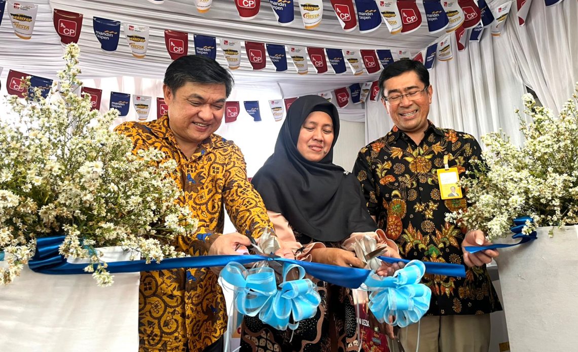 Bank Mantap Dan Charoen Phokpand Resmikan Toko Frozen Food