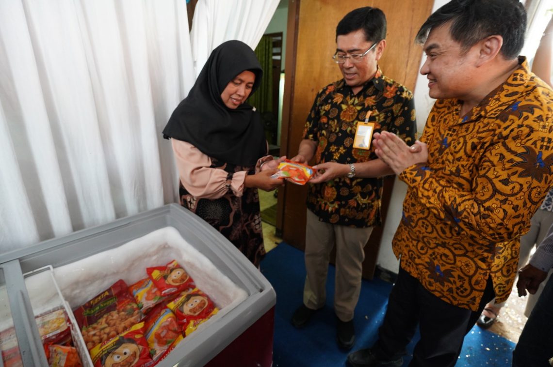 Bank Mandiri Taspen dan PT Charoen Phokpand Indonesia Resmikan Toko Frozen Mantap untuk Mendukung Pertumbuhan Kewirausahaan Pensiunan