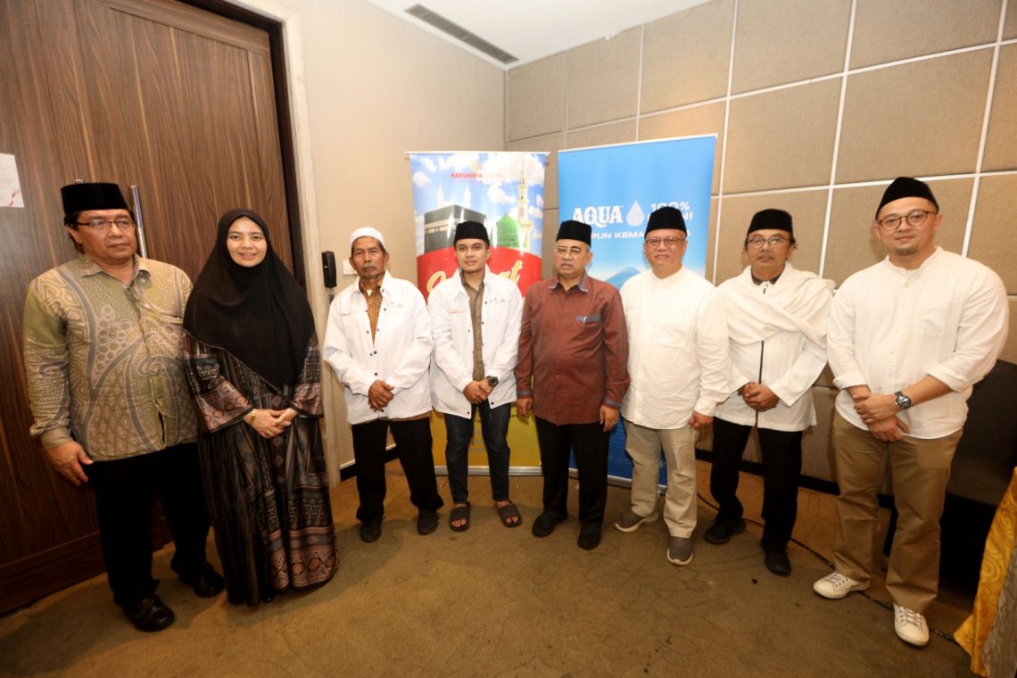Awali Kemitraan Strategis, AQUA dan DMI Berikan Kesempatan Ibadah Umrah bagi Khadimatul Masjid dari Enam Provinsi