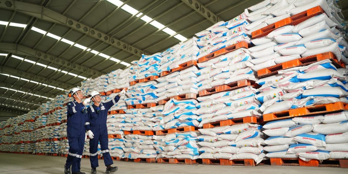 Siapkan Stok Lebih Dari 316 Ribu Ton Pupuk Bersubsidi Menjelang Nataru, Direktur Utama Petrokimia Gresik Dwi Satriyo Ajak Petani Optimalkan Penebusan