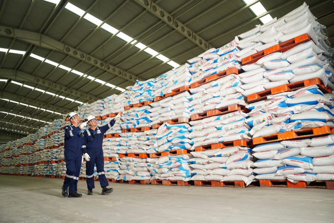 Siapkan Stok Lebih Dari 316 Ribu Ton Pupuk Bersubsidi Menjelang Nataru, Direktur Utama Petrokimia Gresik Dwi Satriyo Ajak Petani Optimalkan Penebusan