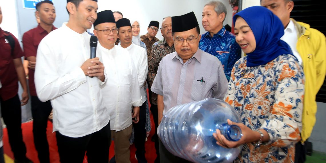AQUA dan Dewan Masjid Indonesia Tandatangani Nota Kesepahaman, Meningkatkan Kemitraan Strategis untuk Mendorong Kesejahteraan Umat