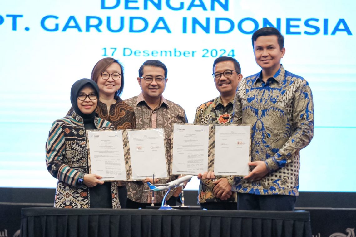 Kementerian Ekonomi Kreatif/Badan Ekonomi Kreatif Promosikan Produk Lokal, Menekraf MoU dengan Garuda Indonesia