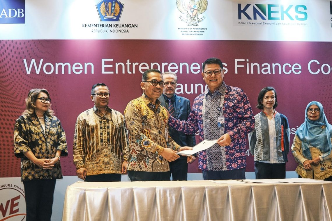 Women Entrepreneurs Finance Code Launch Penandatanganan Komitmen oleh Lembaga Jasa Keuangan dan Asosiasi