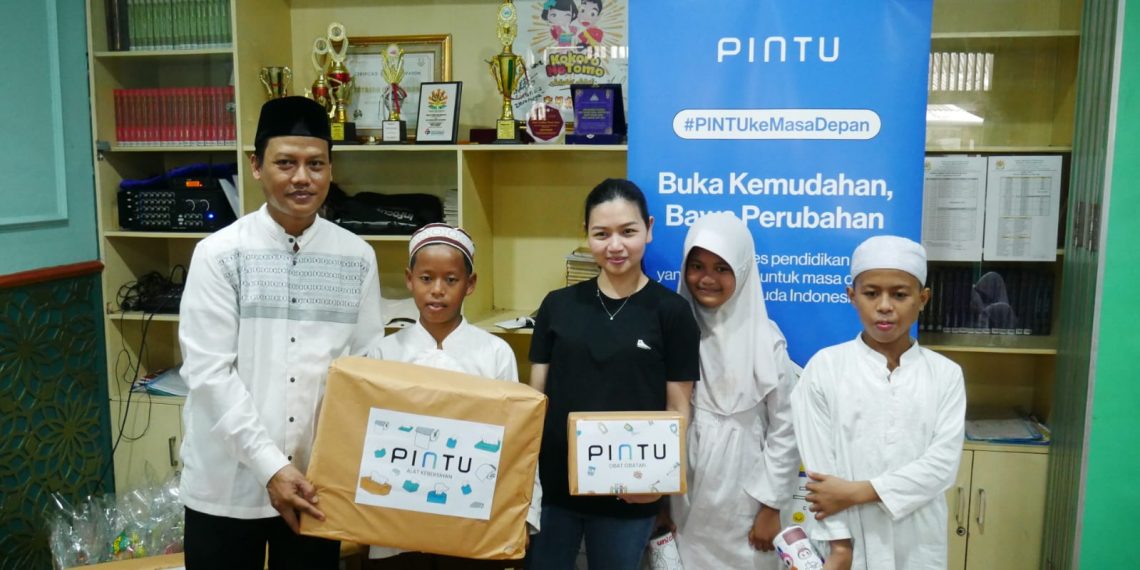 Aplikasi PINTU Rayakan Hari Pendidikan Internasional,Gelar Program CSR #PintukeMasaDepan untuk Tingkatkan Akses Edukasi