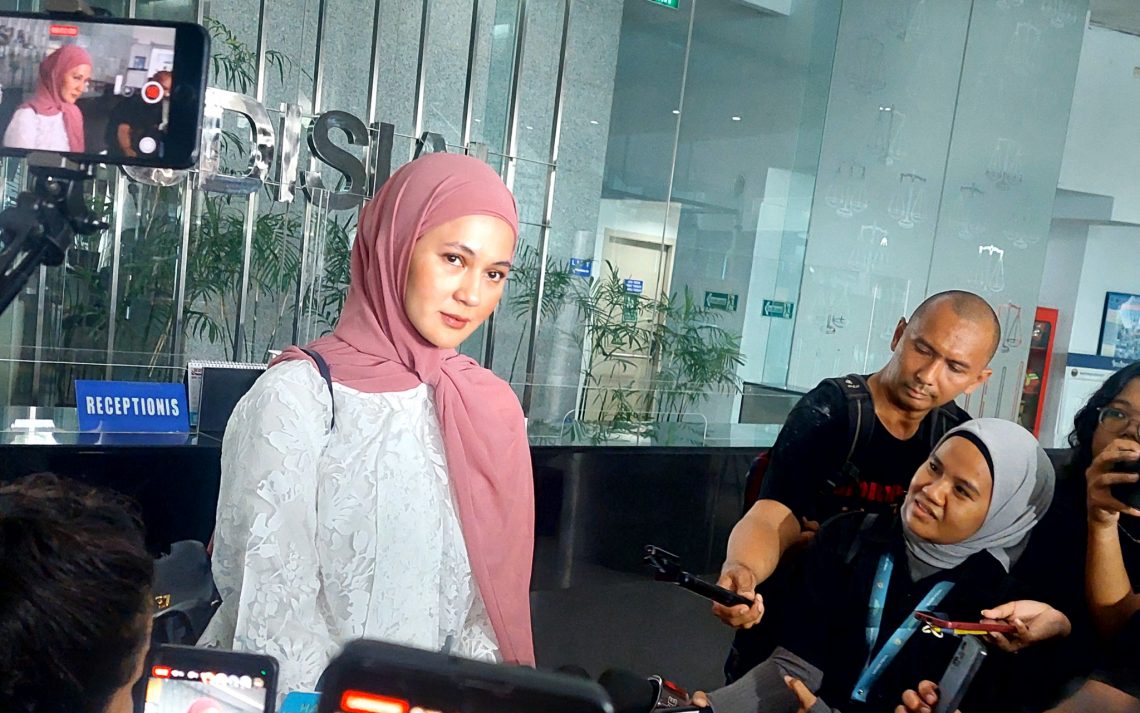 Paula Verhoeven Kunjungi Komisi Yudisial, Ramai Dikerumuni Awak Media
