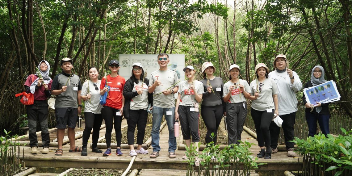 Peringati Hari Bumi, Prudential Indonesia Mempertegas Komitmen Keberlanjutan Melalui Penanaman 5.000 Mangrove dan Aksi Keberlanjutan