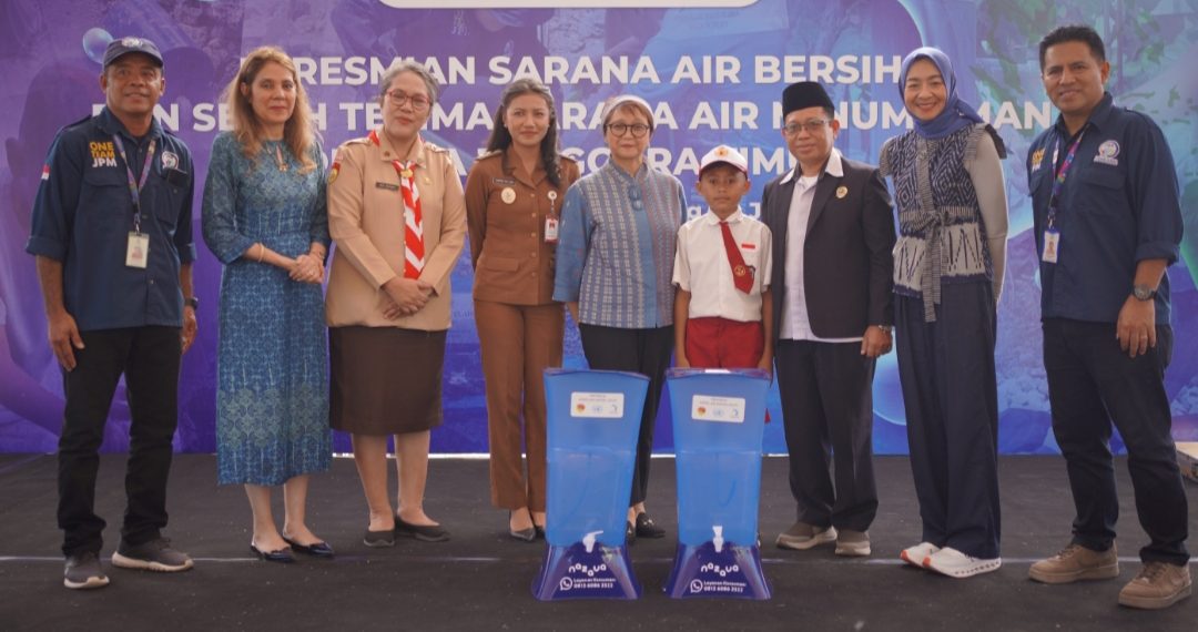 Dukung Pemerintah Capai Target Akses Air Minum Layak dan Aman, Danone Indonesia Resmikan Sarana Air Bersih dan Air Minum Aman di NTT