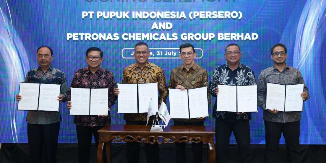 Pupuk Indonesia dan PETRONAS Chemicals Perkuat Sinergi Strategis  untuk Ketahanan Pangan dan Hilirisasi Industri