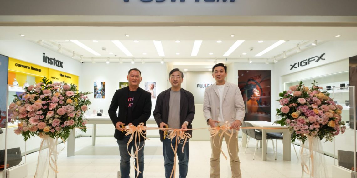 Total Fujifilm Experience Hadir di Surabaya: Fujifilm Fotografi & Skincare Premium Kini Hadir Lebih Dekat di Tunjungan Plaza 4 Surabaya