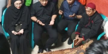 Pasha Ungu Melayat ke Rumah Duka Ojol yang Tewas Dilindas Rantis Brimob: Nyawa Tak Bisa Diganti, Harus Ada Pertanggungjawaban