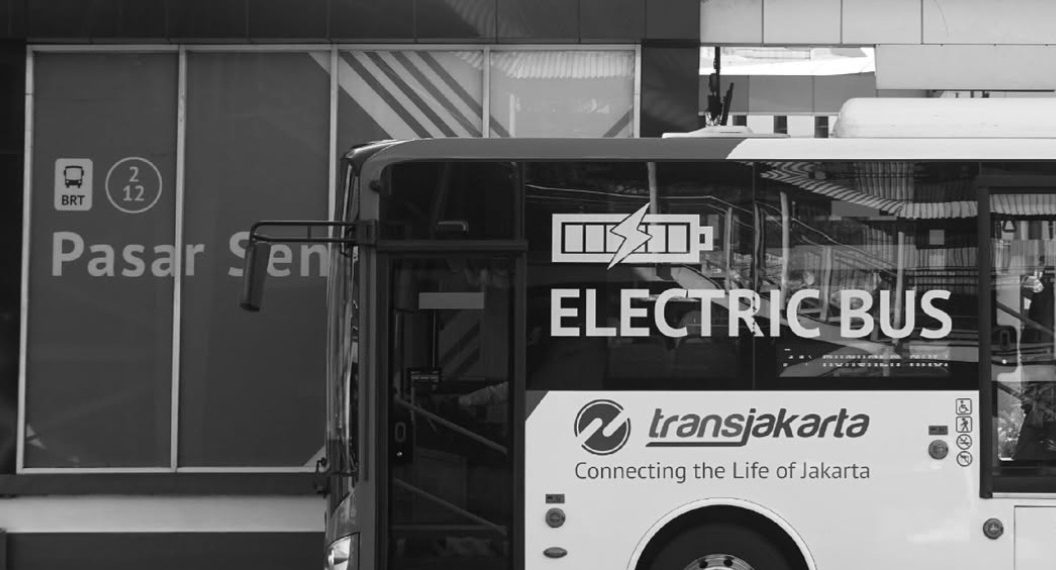 Fasilitas TransJakarta Jadi Sasaran Pembakaran dan Penjarahan