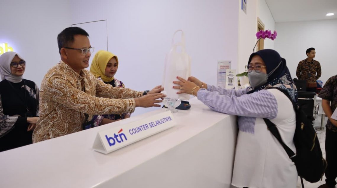 Hari Pelanggan Nasional Bank Syariah Nasional Sapa Nasabah