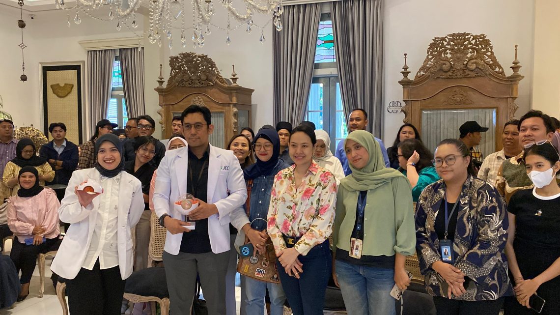 World Retina Day 2025: JEC Ingatkan Bahaya Uveitis sebagai Penyebab Kebutaan Permanen