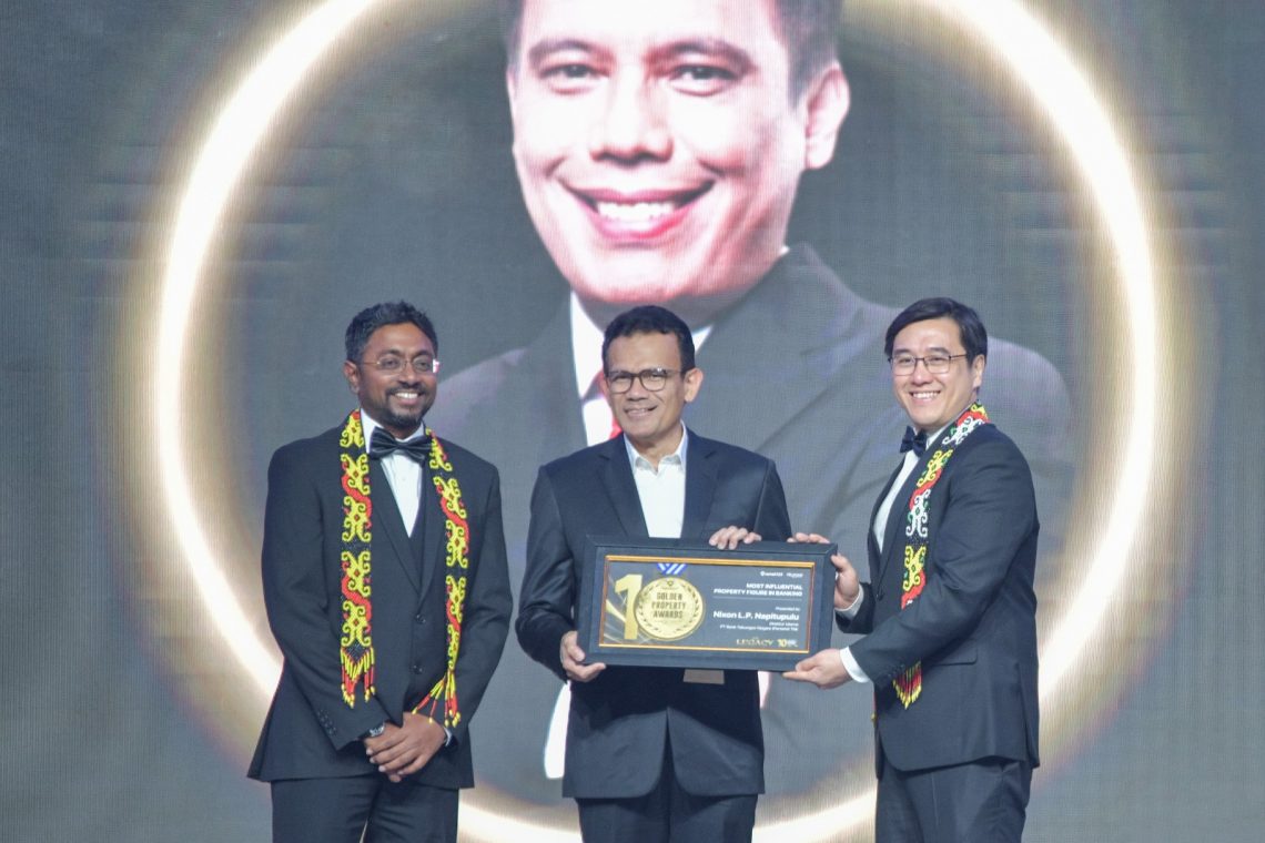 Direktur Utama BTN Raih Penghargaan di Golden Property Award