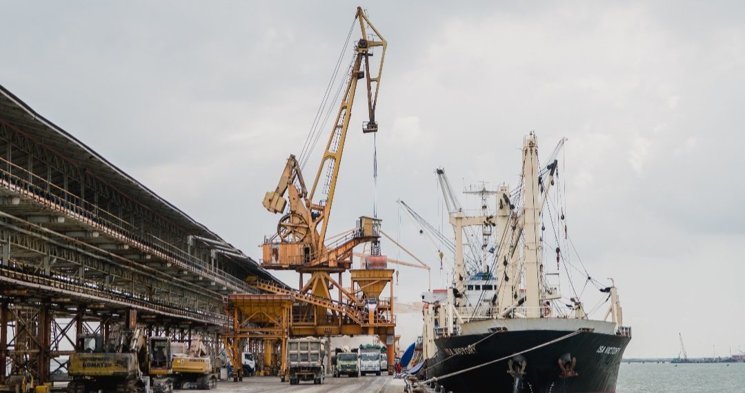 Petrokimia Gresik Perkuat Efisiensi Energi dan Dekarbonisasi Lewat Implementasi Green & Smart Port