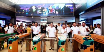 Bank Mandiri dan KAI Group Resmi Terapkan QRIS Tap untuk Transportasi Publik