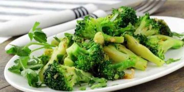 7 Sayuran Kaya Kalsium untuk Menjaga Kesehatan Tulang Saat Menua