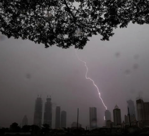 BMKG: Potensi Hujan Lebat di Jakarta Masih Berlangsung hingga 10 November, Warga Diminta Waspada