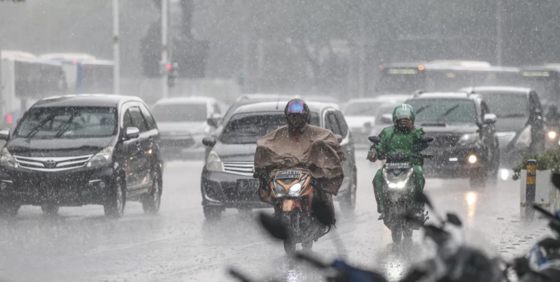 BMKG Waspada! Siang hingga Sore Ini Jakarta Diprediksi Dihantam Hujan Petir