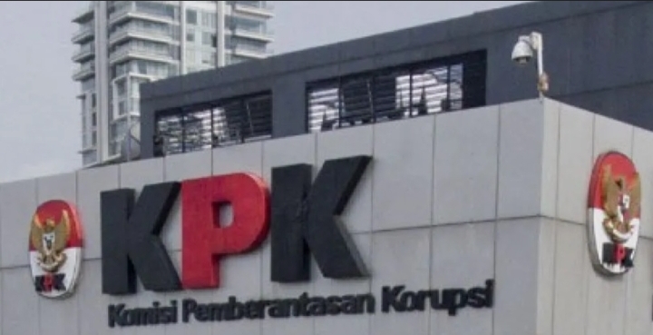 KPK Gerebek Gubernur Riau, Uang Miliaran Rupiah Ikut Diamankan