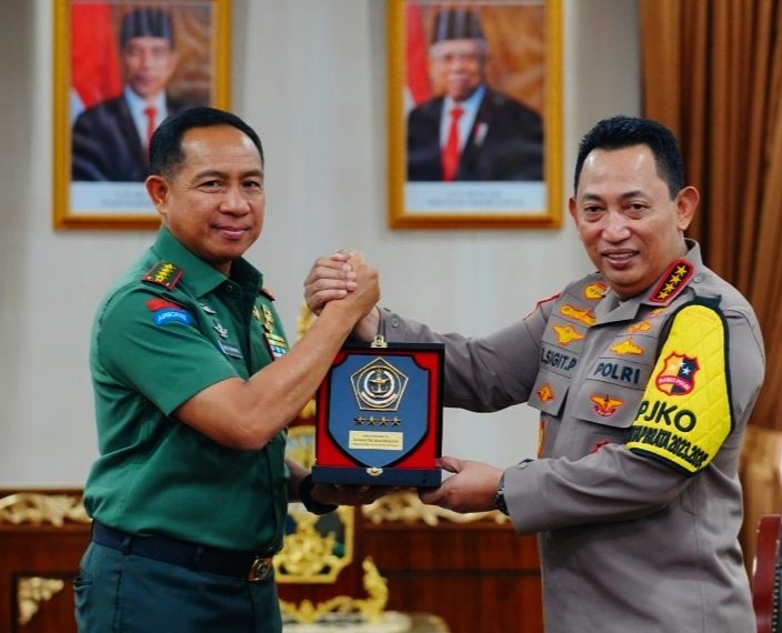 TNI dan Polri Sama-Sama Harus Mundur Saat Menempati Jabatan Sipil