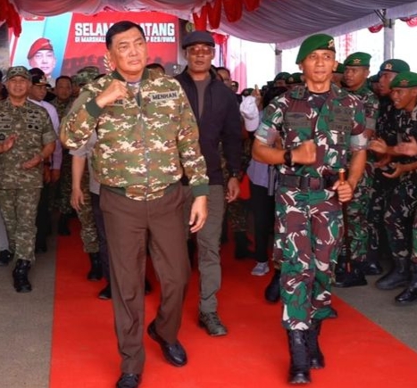 Menhan Sjafrie Tinjau Batalyon di Kalsel, Tekankan Prajurit Setia Mengabdi kepada Rakyat
