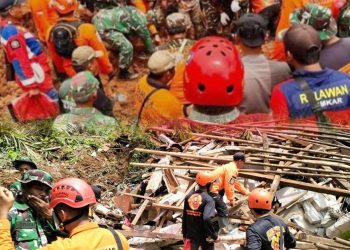 Basarnas Hadapi Tantangan Berat dalam Evakuasi Korban Longsor Cibeunying, Cilacap