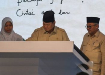 Prabowo Targetkan Pemasangan 1 Juta Papan Interaktif Digital di Seluruh Sekolah pada 2026