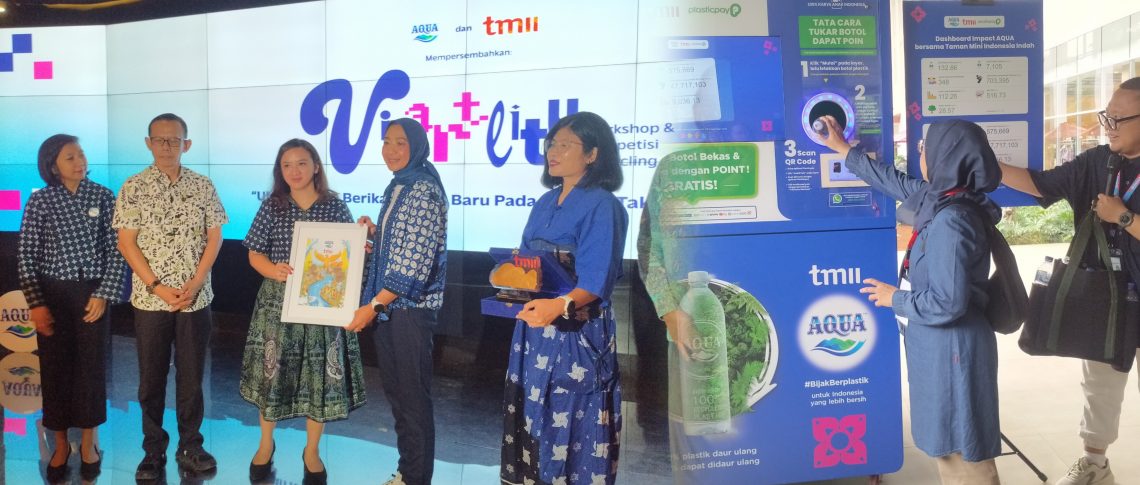 TMII Sediakan Mesin Penampung Botol Plastik, Pengunjung Bisa Tukar Poin