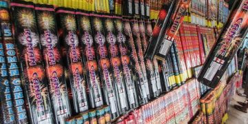 Pemkot Denpasar Larang Kembang Api Saat Malam Tahun Baru 2026, Satpol PP Siapkan Sanksi