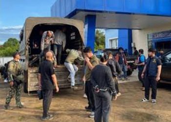 Belasan WN China Diperiksa Imigrasi Usai Insiden Penyerangan TNI di Ketapang