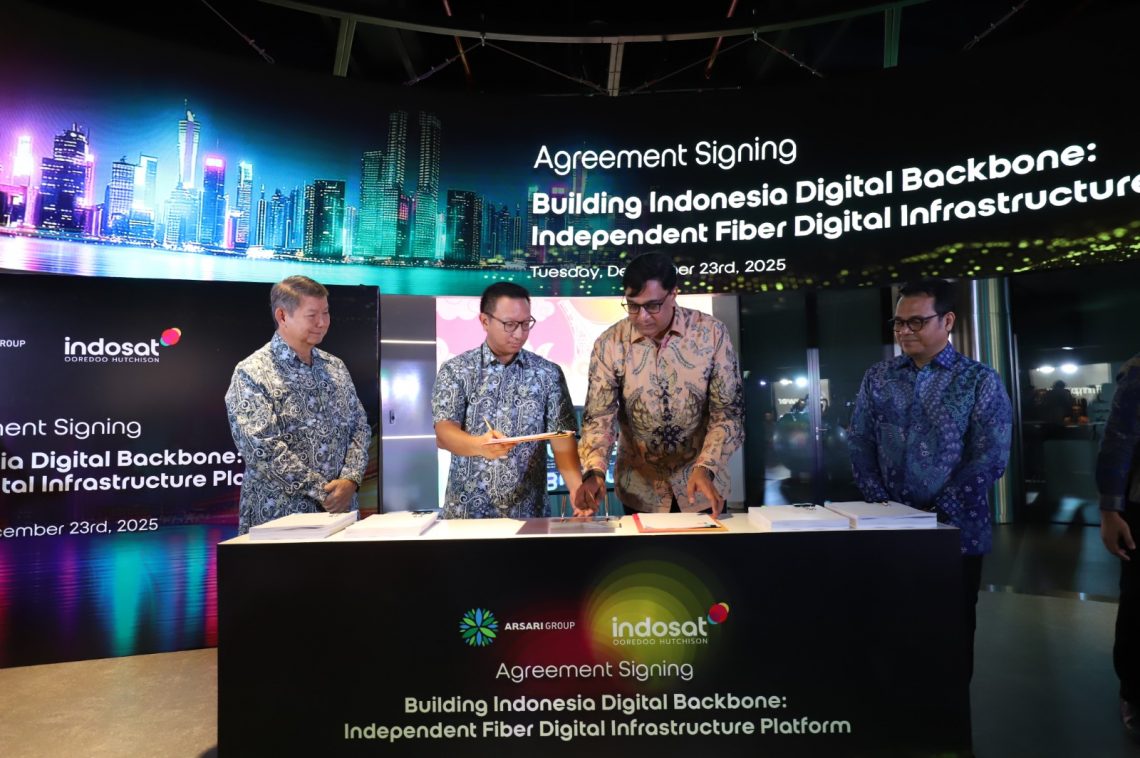 Indosat Bersama Arsari Group dan Northstar Group Bentuk Platform Serat Optik Independen