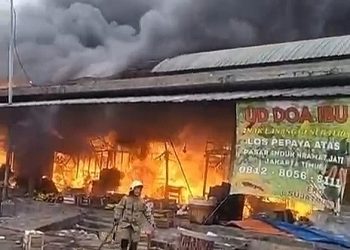 Kebakaran Terjadi di Pasar Induk Kramat Jati, 16 Unit Damkar Dikerahkan