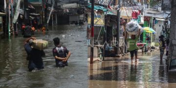 Rob Rendam Jakut dan Kepulauan Seribu, Warga Diminta Waspada Puncak Genangan