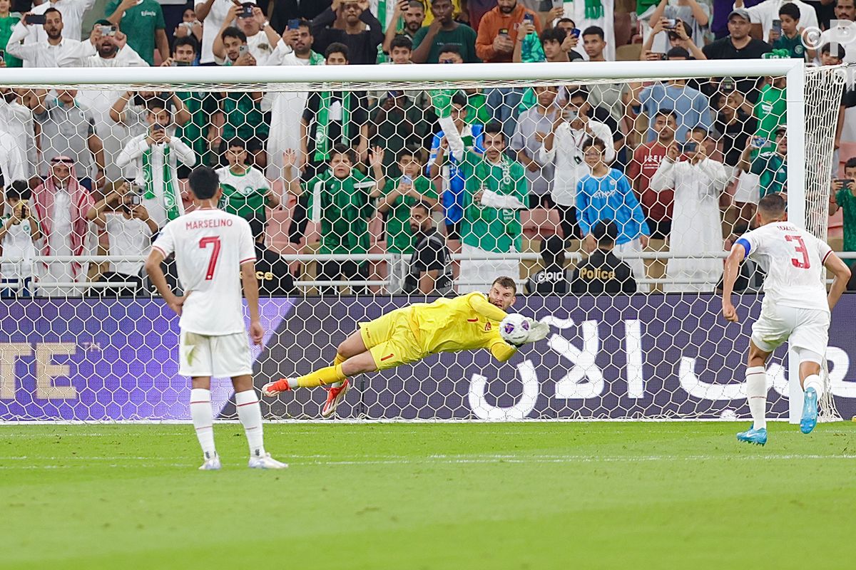 Maarten Paes Punya Kans Besar Amankan Posisi Kiper Nomor Satu Ajax