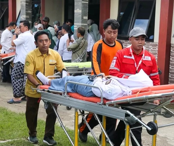 Keracunan MBG SMA 2 Kudus, Muncul Dugaan Tekanan dalam Pergantian Mitra Dapur Gizi