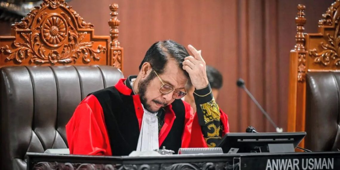 Hakim MK Anwar Usman Diberi Surat Peringatan karena Tingkat Kehadiran Rendah