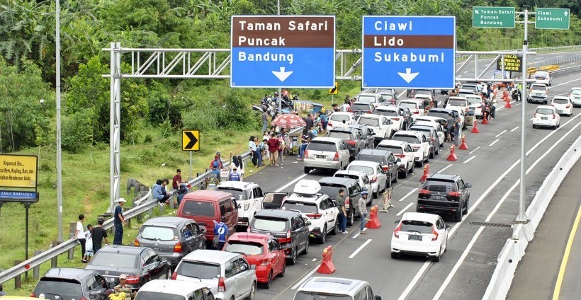 Libur Panjang Picu Kepadatan Lalu Lintas di Kawasan Puncak Bogor