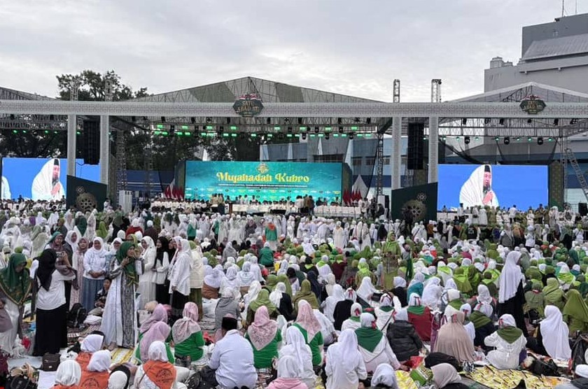 Prabowo Hadir di Puncak Mujahadah Kubro 1 Abad NU, Stadion Gajayana Penuh Jemaah