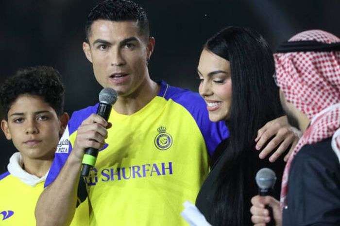 Pulang ke Portugal, Cristiano Ronaldo Dikabarkan Retak dengan Al Nassr